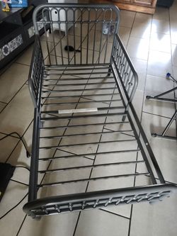 Toddler bed frame