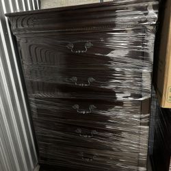 Dresser for Sale - $300 (Pilsen/Chicago)