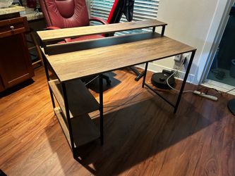 Desk, great condition