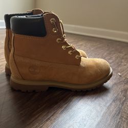 Women’s Timberland Size 10