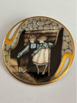 VTG - P. Buckley Moss Society porcelain brooch titled  "Friendship”