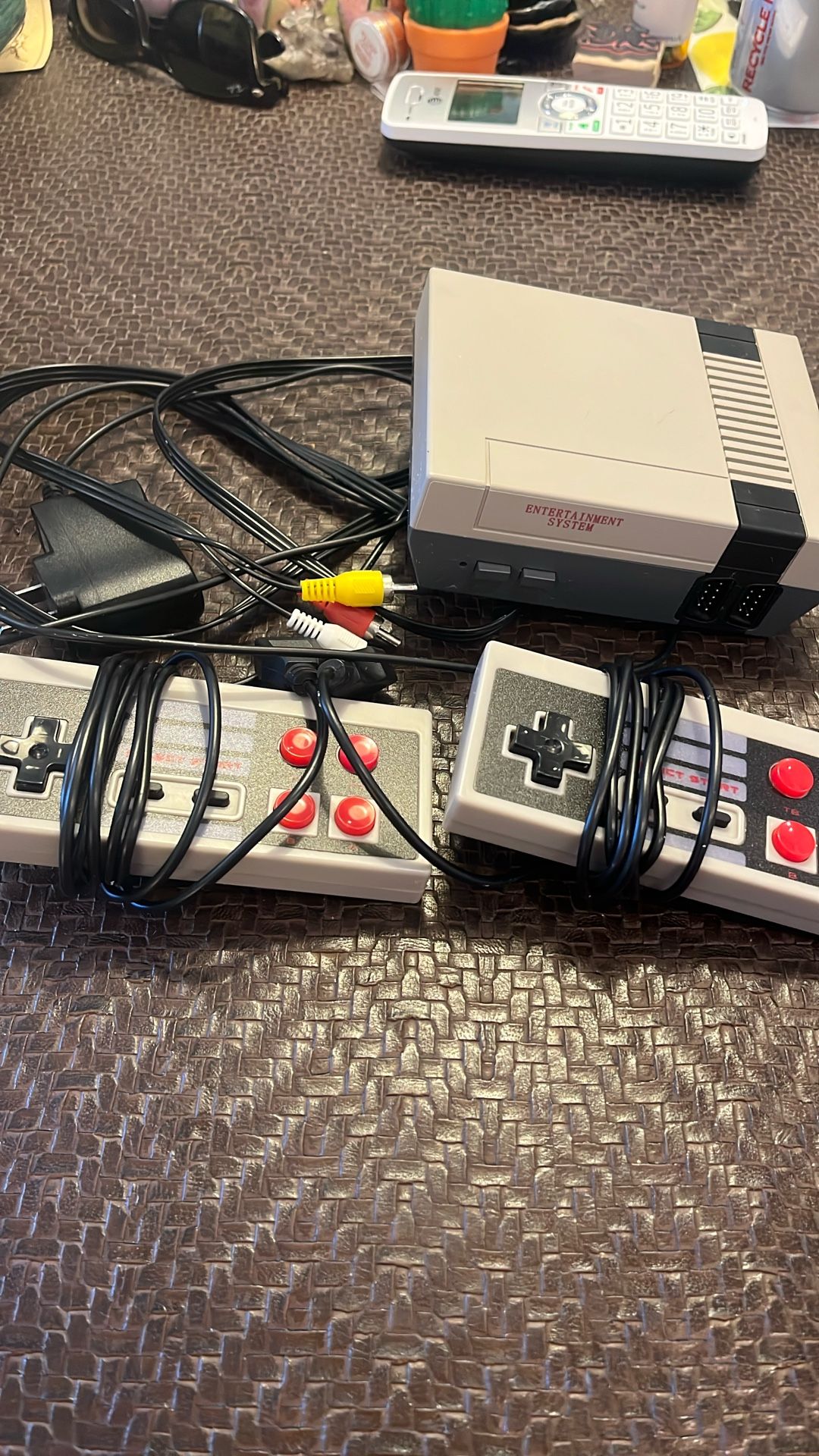 Console Nintendo NES Classic Mini with extra controller