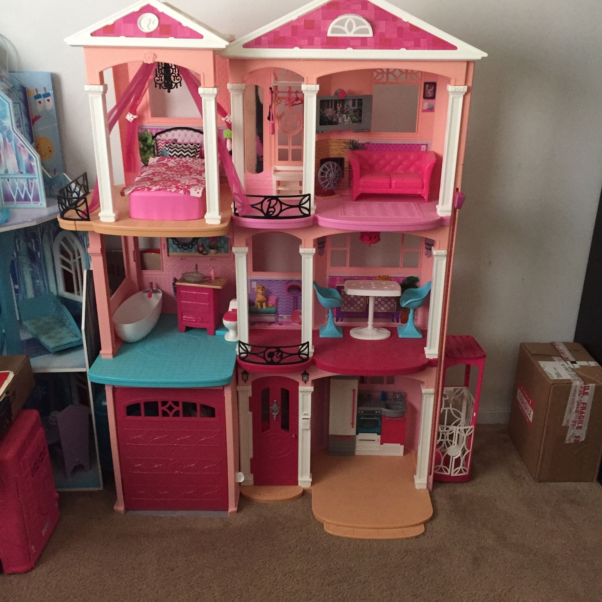 Barbie house feet tall/Hablo español
