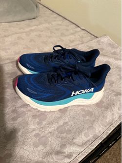 Woman shoe’s Hoka Arahi 8 size 8.5