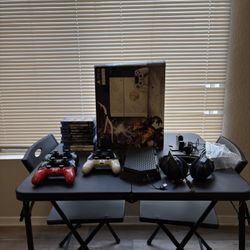 Destiny Taken King Collectible PS4 With 5 Controllers,external Hard drive,controller Charging Station And More