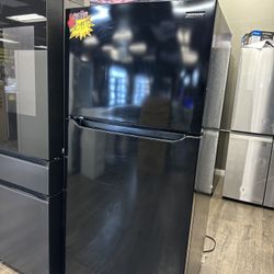 Black Frigidaire Top Freezer Fridge ( Take It Home In Payments/ Llevalo A Casa En Pagos )