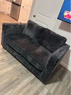 Nice loveseat sofa couch (DELIVERY AVAILABLE)