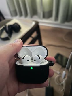 AirPods 4