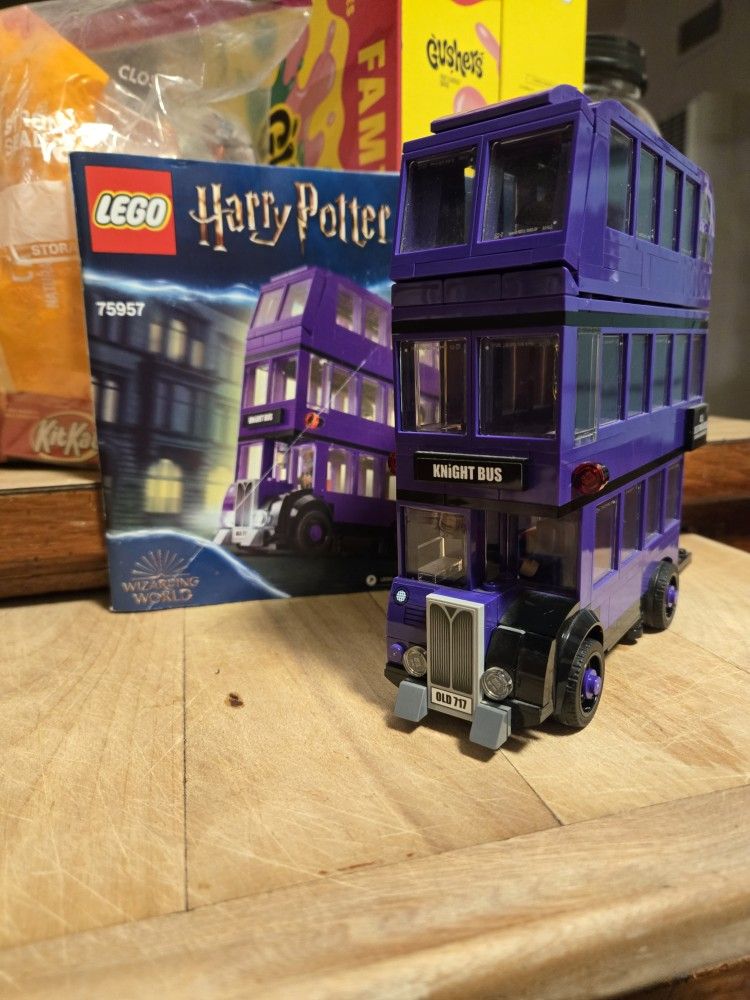Lego Harry Potter 75957 "The Knight Bus" 403 Pcs 2018 **Discontinued**
