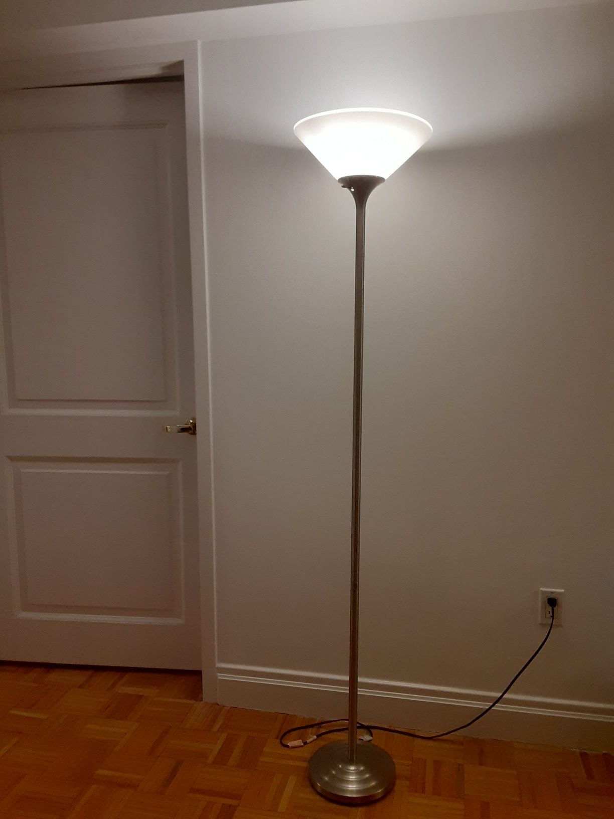 Floor lamp