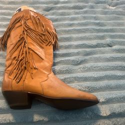 Lady’s Boots For Sale 