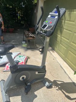 Nautilus U616 Upright Bike