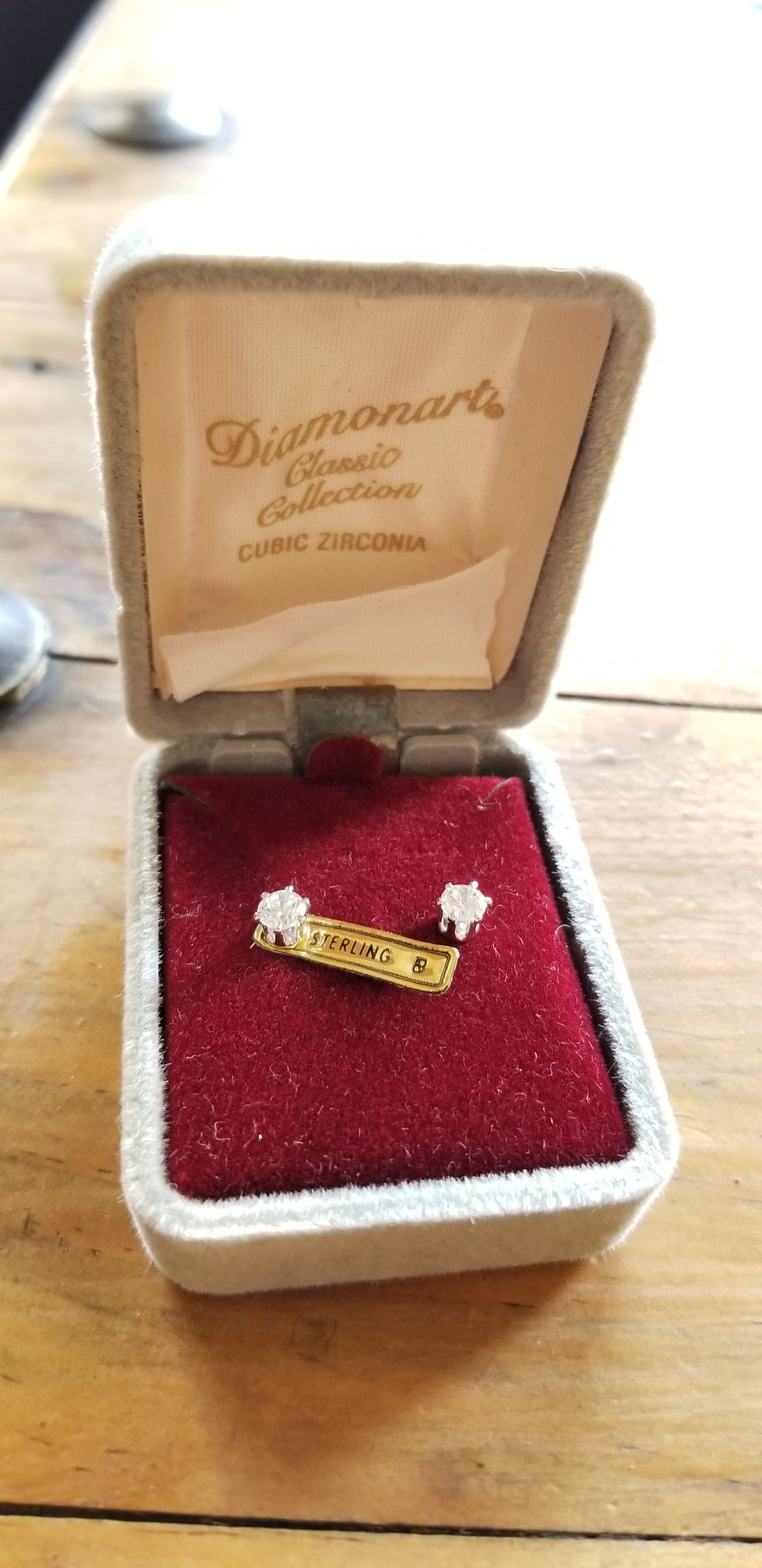Fake diamonds earrings