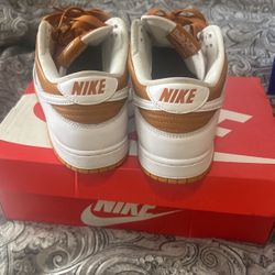 Nike Dunk Low (curry) Size 11.5