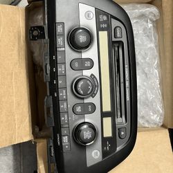 Honda Odyssey OEM Radio