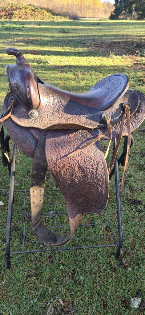 Old Vintage Western Saddle - Yard Art/Decoration