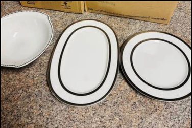 Superware CP-4016G Melamine Set: 8 Bowls, 2 Platters, 8 Plates