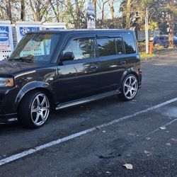 2004 Totota Scion Xb  