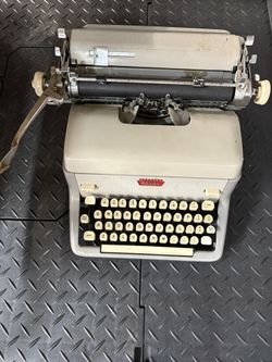 Vintage Royal Typewriter 