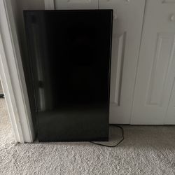 Insignia 43” TV
