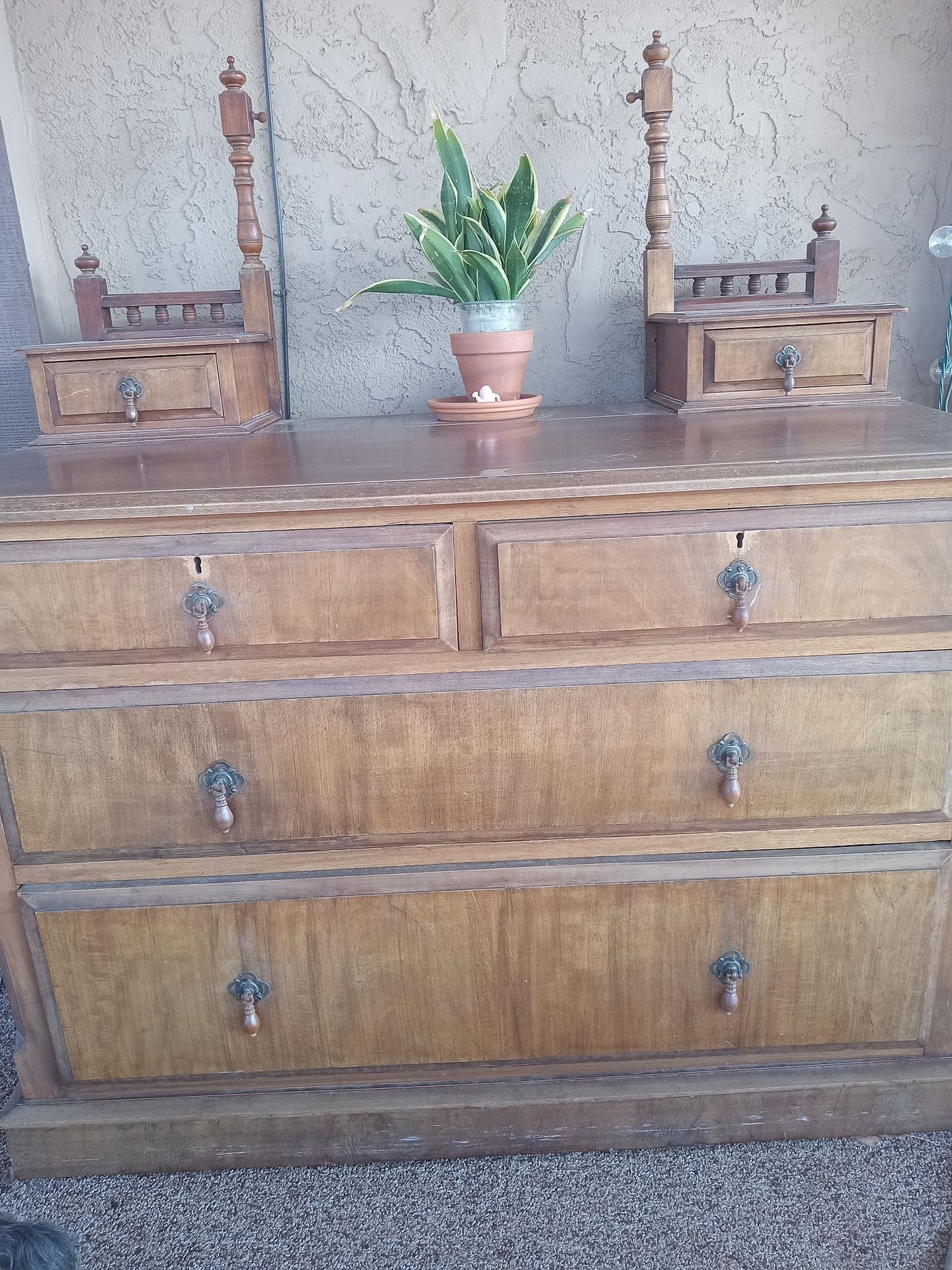Dresser