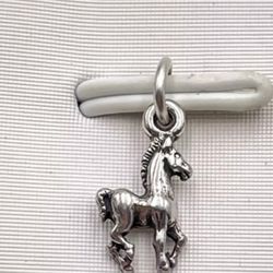 New- STERLING SILVER HORSE PENDANT