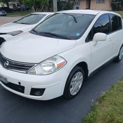 Nissan Versa 2011