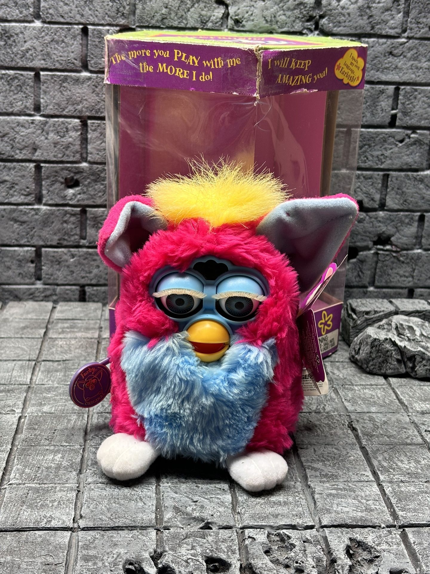 Furby Original Sherbet Pink Blue 1999 Model 70-800 Blue Eyes Tiger Rare. box has normal shelfware.