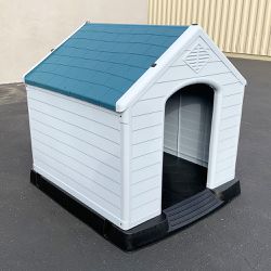 $130 (New) Plastic dog house x-large size pet indoor outdoor all weather shelter cage kennel 42x42x45” 