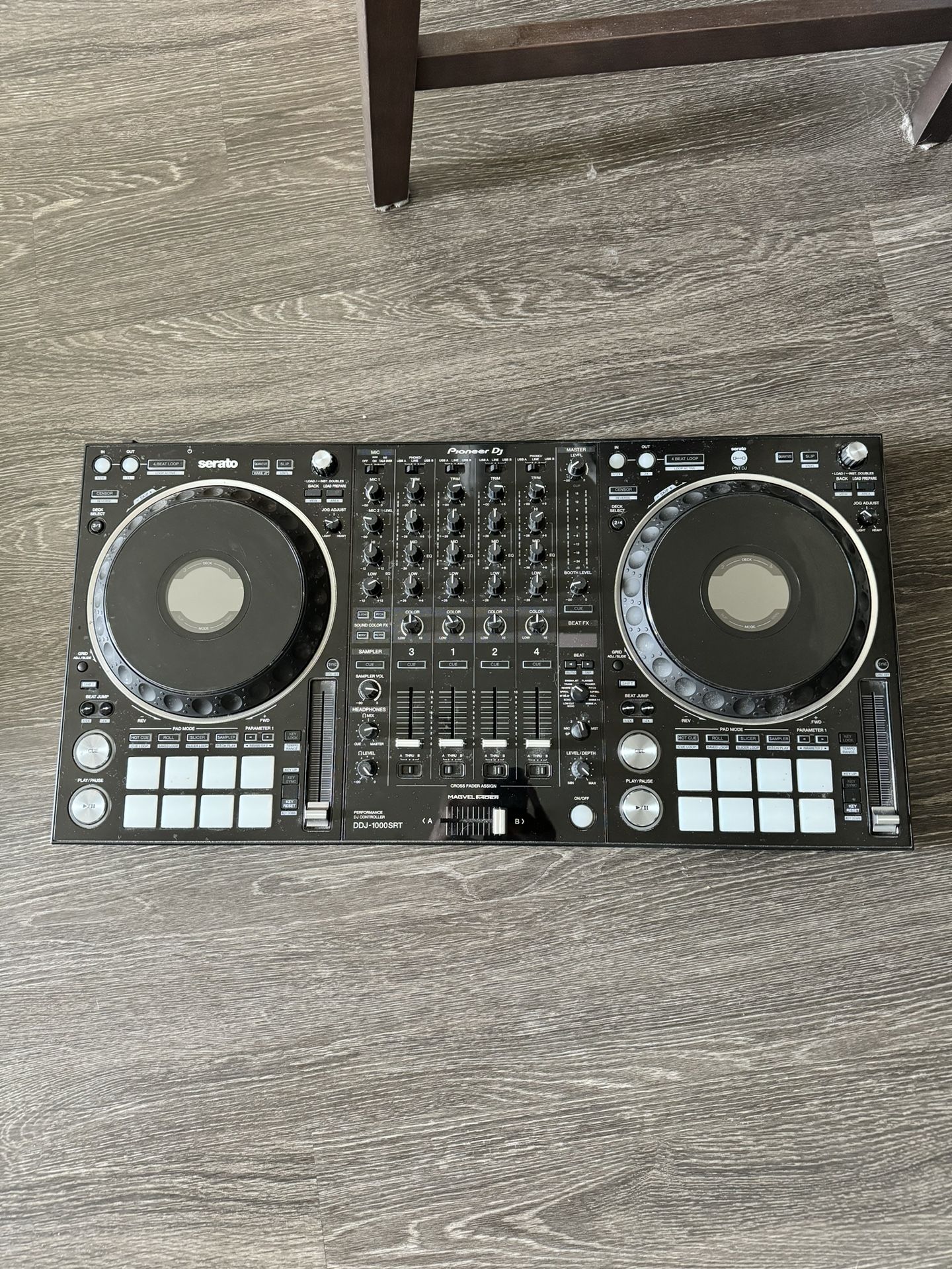 DDJ-1000SRT with box