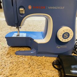 Gently Used Singer Sewing Machine 