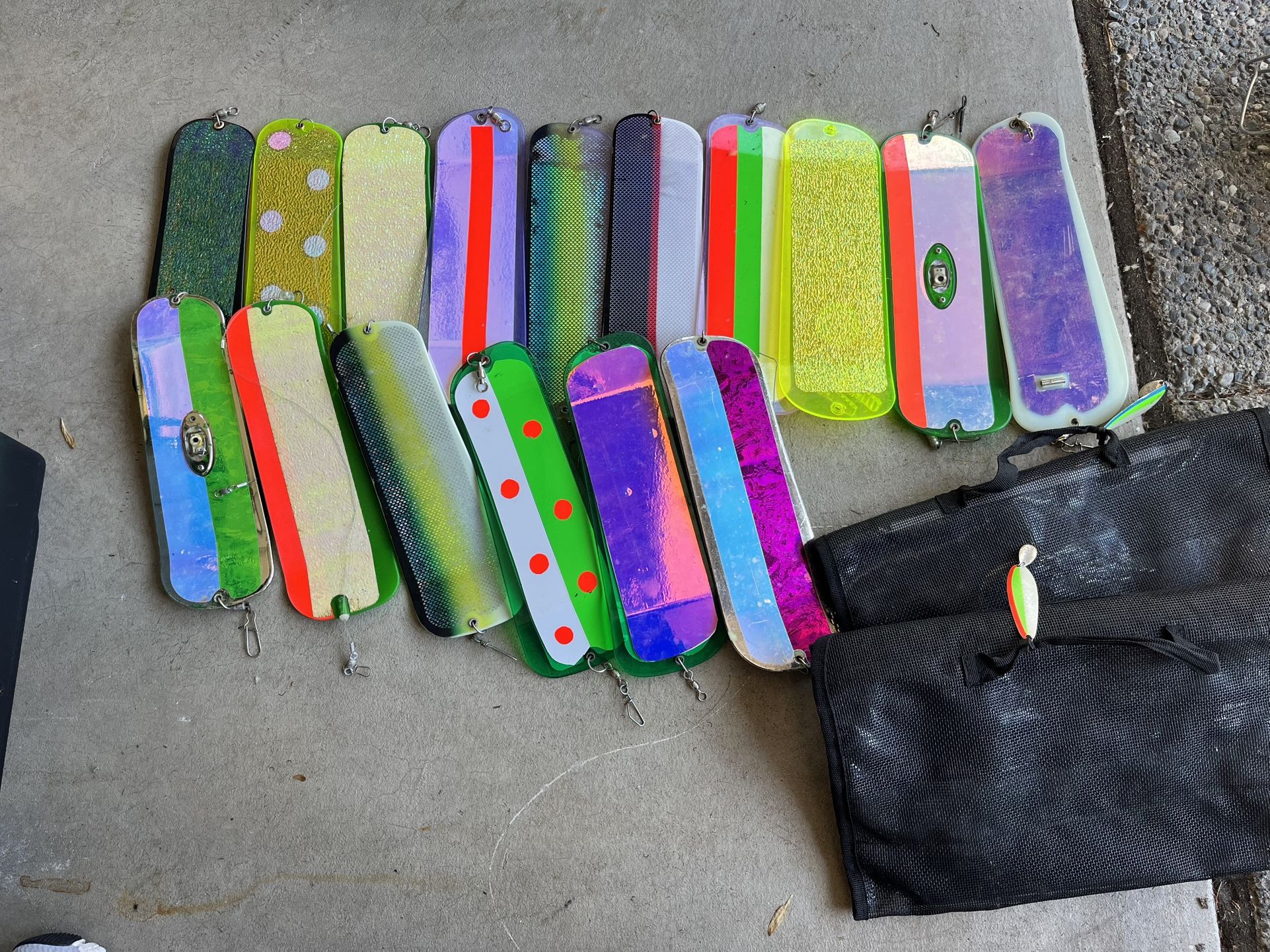 Salmon Flashers (16 Total) + 2 Flasher Bags