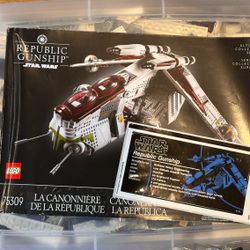 Lego Republic Gunship 75309 Minifigs Still In Bag!