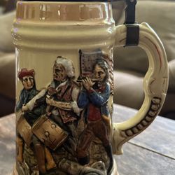 Vintage Spirit of '76 Constitution musical  Beer Stein. Read description