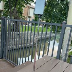 Bluetooth Remote Selfie Stick