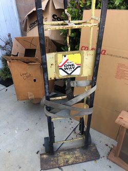 Moving dolly