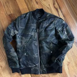 Men Quilted Camo Jacket  - Small