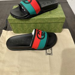 Gucci Slides. READ DESCRIPTION FOR SIZES 