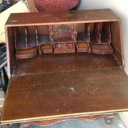 Antique Desk In very good condition