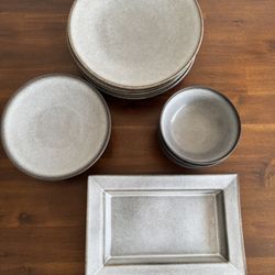 Crate And Barrel Dish Set
