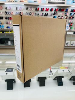 Dell 15 DC15250 8gb ram 512gb ssd