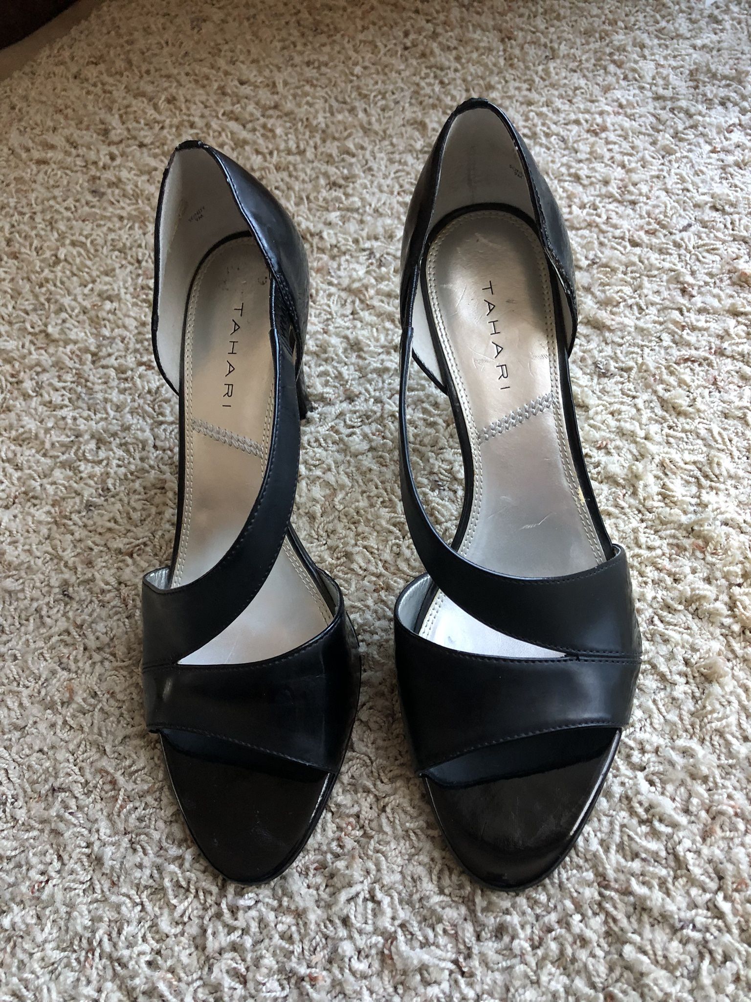 Tahari Heels, size 9, color black