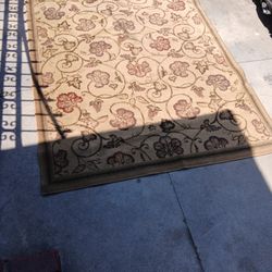 5×8 Area Rug