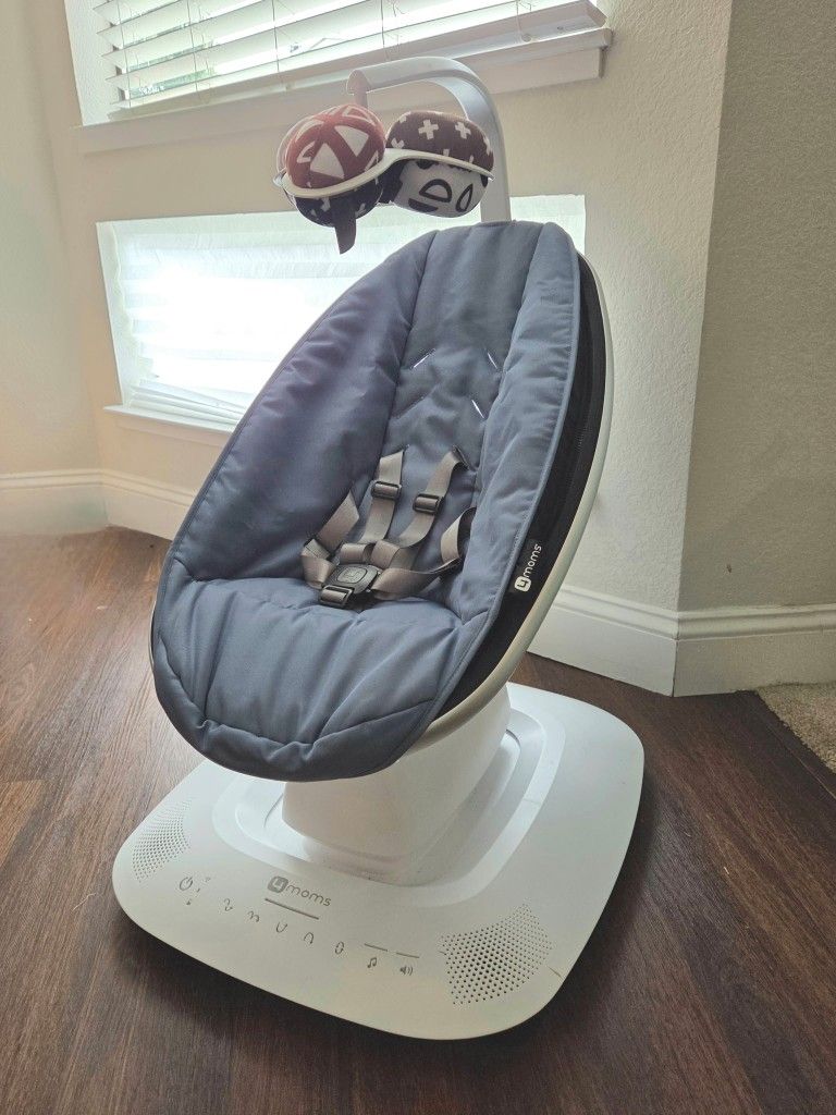 Mamaroo 4moms 2023 Model 1046 Rocker Like NEW