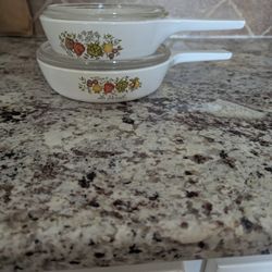 Vintage Stove Top/Oven Pyrex W Lids