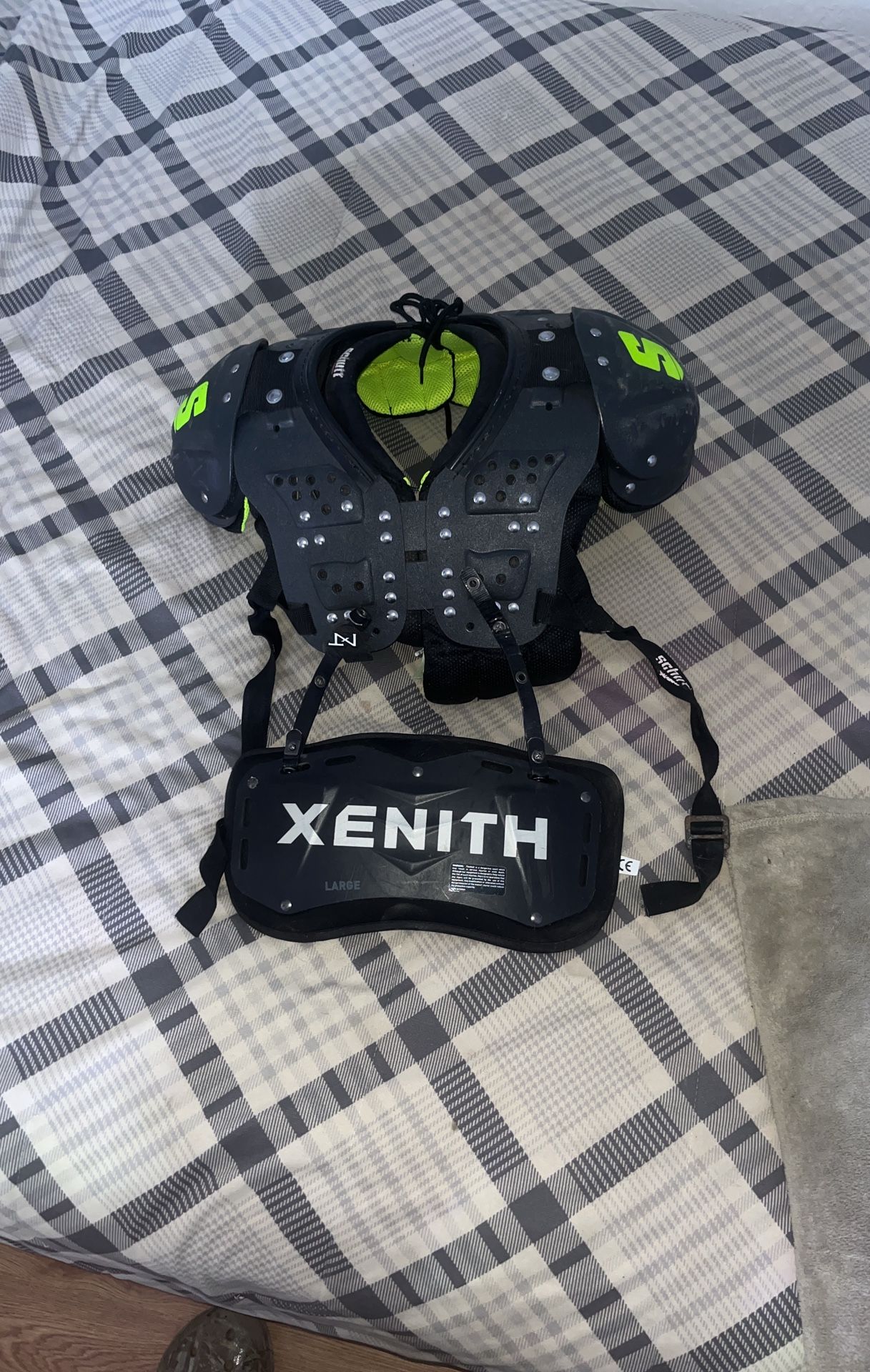 Youth Football Shoulder Pads , And Back Plate