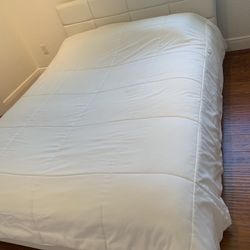 Queen Bed Frame. Mattress Isn’t Included 