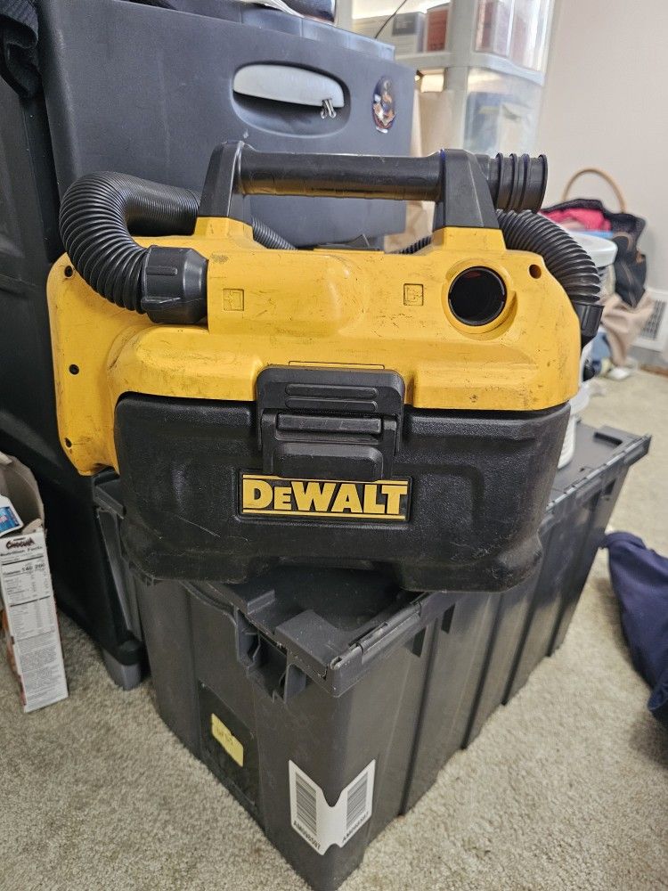 Dewalt Wet/dry Shop Vacuum 