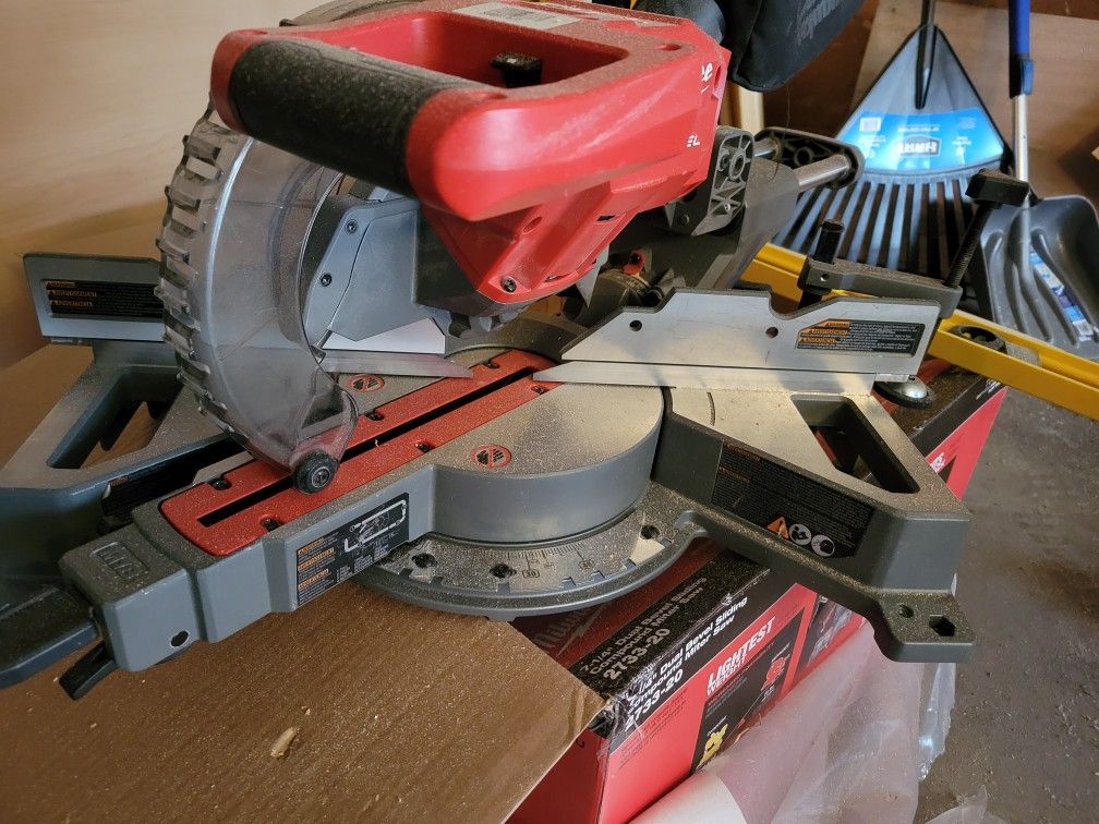 Milwaukee 7 1/4 Miter Saw