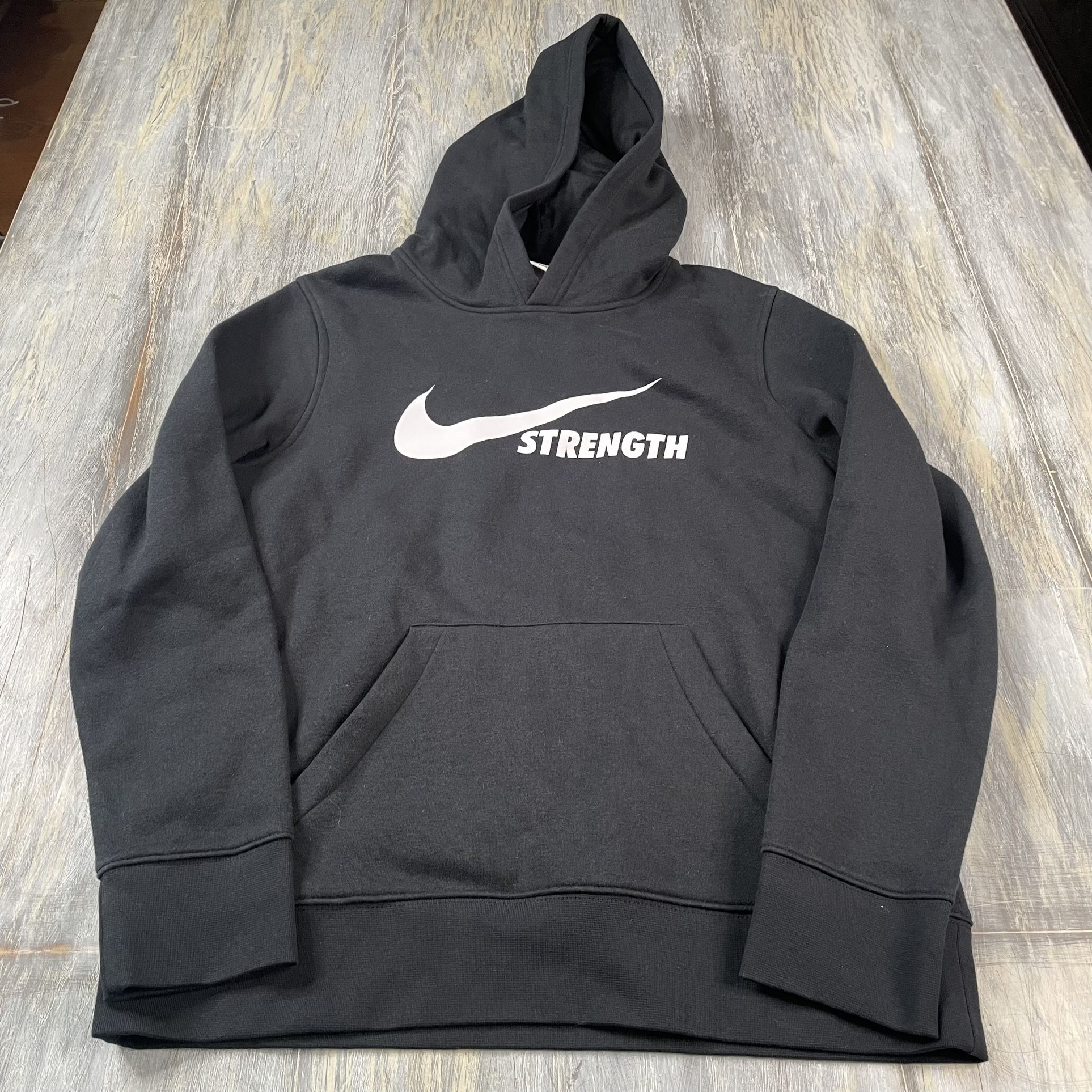 Nike Strength Hoodie 